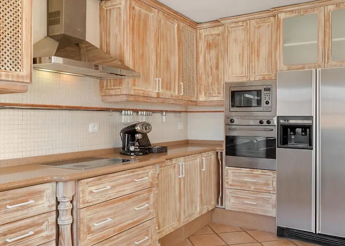 Obsidian Canarysol شقة *