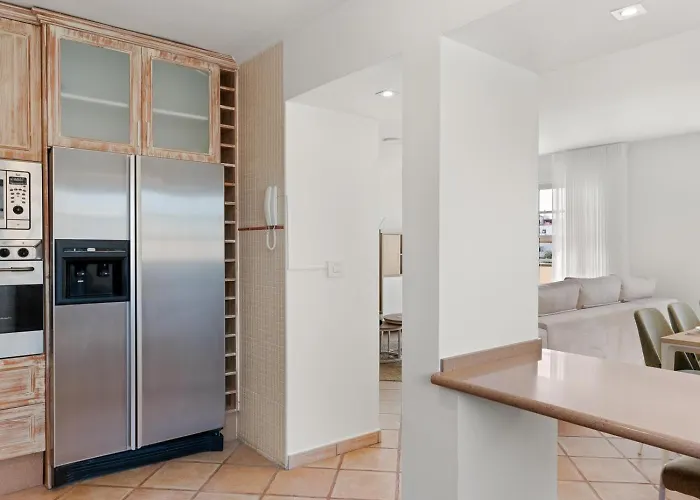 Obsidian Canarysol شقة